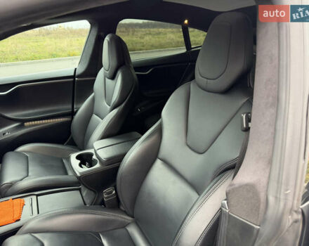 Серый Тесла Модель С, объемом двигателя 0 л и пробегом 68 тыс. км за 23999 $, фото 36 на Automoto.ua