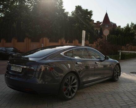 Серый Тесла Модель С, объемом двигателя 0 л и пробегом 61 тыс. км за 29999 $, фото 2 на Automoto.ua