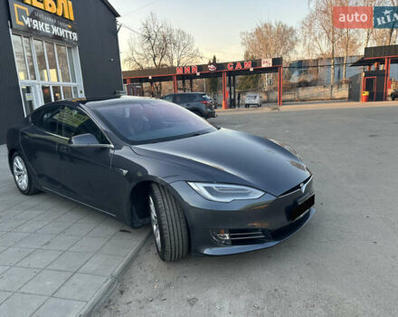 Серый Тесла Модель С, объемом двигателя 0 л и пробегом 89 тыс. км за 20999 $, фото 21 на Automoto.ua