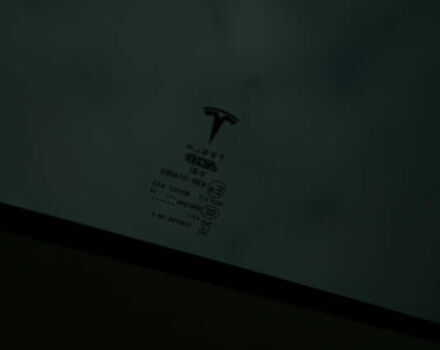 Серый Тесла Модель С, объемом двигателя 0 л и пробегом 125 тыс. км за 17500 $, фото 30 на Automoto.ua