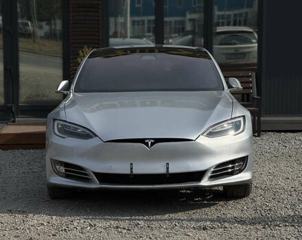 Серый Тесла Модель С, объемом двигателя 0 л и пробегом 48 тыс. км за 25100 $, фото 2 на Automoto.ua