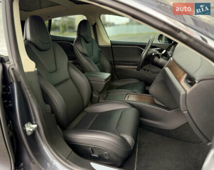 Тесла Модель С 2018 в Харькове на Automoto.ua Серый Тесла Модель С, объемом двигателя 0 л и пробегом 17 тыс. км за 28000 $, фото 12 на Automoto.ua