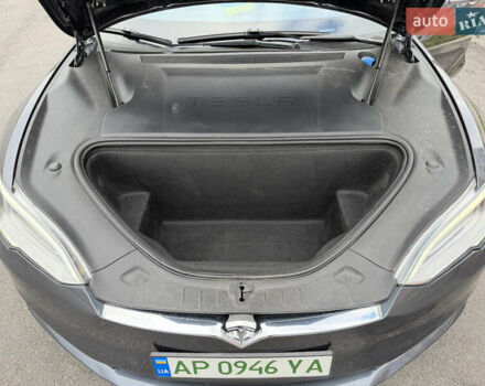 Серый Тесла Модель С, объемом двигателя 0 л и пробегом 68 тыс. км за 23999 $, фото 89 на Automoto.ua