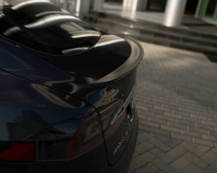 Серый Тесла Модель С, объемом двигателя 0 л и пробегом 61 тыс. км за 29999 $, фото 6 на Automoto.ua