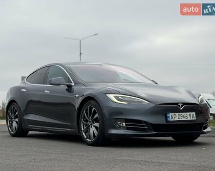 Серый Тесла Модель С, объемом двигателя 0 л и пробегом 68 тыс. км за 23999 $, фото 5 на Automoto.ua
