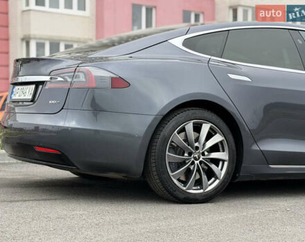 Серый Тесла Модель С, объемом двигателя 0 л и пробегом 68 тыс. км за 23999 $, фото 19 на Automoto.ua