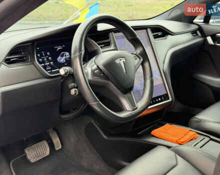 Серый Тесла Модель С, объемом двигателя 0 л и пробегом 68 тыс. км за 23999 $, фото 40 на Automoto.ua