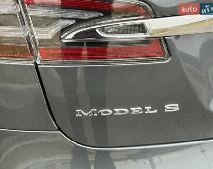 Серый Тесла Модель С, объемом двигателя 0 л и пробегом 68 тыс. км за 23999 $, фото 18 на Automoto.ua
