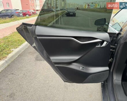 Серый Тесла Модель С, объемом двигателя 0 л и пробегом 68 тыс. км за 23999 $, фото 72 на Automoto.ua