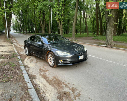 Серый Тесла Модель С, объемом двигателя 0 л и пробегом 70 тыс. км за 27000 $, фото 1 на Automoto.ua