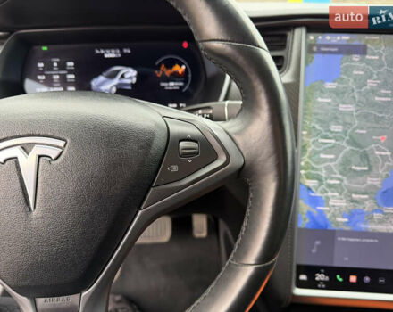 Серый Тесла Модель С, объемом двигателя 0 л и пробегом 68 тыс. км за 23999 $, фото 44 на Automoto.ua