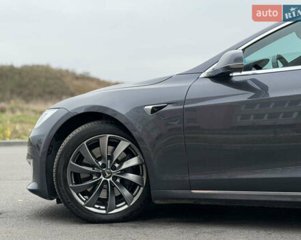 Серый Тесла Модель С, объемом двигателя 0 л и пробегом 68 тыс. км за 23999 $, фото 15 на Automoto.ua