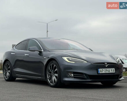 Серый Тесла Модель С, объемом двигателя 0 л и пробегом 68 тыс. км за 23999 $, фото 85 на Automoto.ua