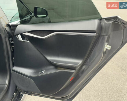 Серый Тесла Модель С, объемом двигателя 0 л и пробегом 68 тыс. км за 23999 $, фото 60 на Automoto.ua