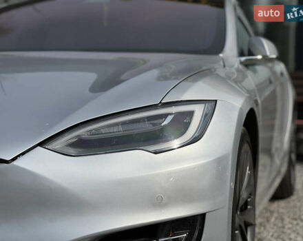 Серый Тесла Модель С, объемом двигателя 0 л и пробегом 48 тыс. км за 25100 $, фото 4 на Automoto.ua