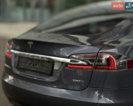 Тесла Модель С 2018 в Харькове на Automoto.ua Серый Тесла Модель С, объемом двигателя 0 л и пробегом 17 тыс. км за 28000 $, фото 8 на Automoto.ua