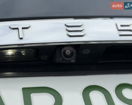 Серый Тесла Модель С, объемом двигателя 0 л и пробегом 68 тыс. км за 23999 $, фото 57 на Automoto.ua