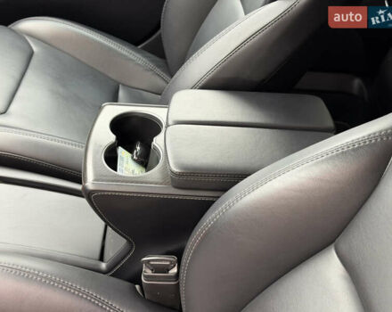 Серый Тесла Модель С, объемом двигателя 0 л и пробегом 68 тыс. км за 23999 $, фото 41 на Automoto.ua