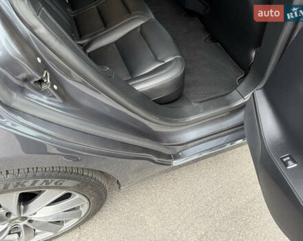 Серый Тесла Модель С, объемом двигателя 0 л и пробегом 68 тыс. км за 23999 $, фото 71 на Automoto.ua