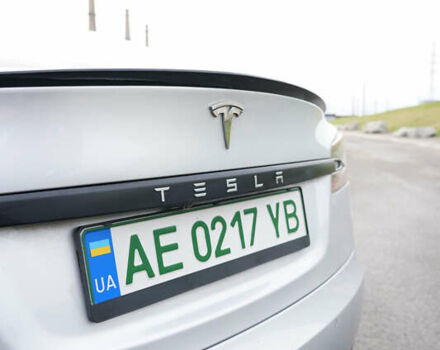 Серый Тесла Модель С, объемом двигателя 0 л и пробегом 125 тыс. км за 17500 $, фото 17 на Automoto.ua