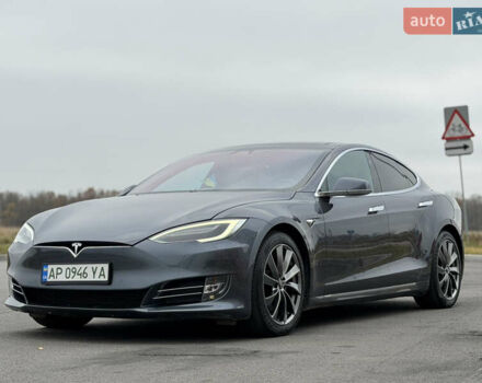 Серый Тесла Модель С, объемом двигателя 0 л и пробегом 68 тыс. км за 23999 $, фото 10 на Automoto.ua
