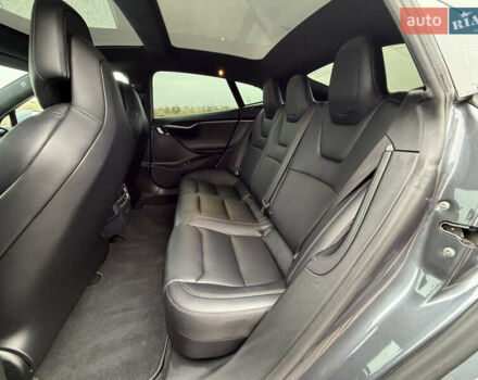 Серый Тесла Модель С, объемом двигателя 0 л и пробегом 68 тыс. км за 23999 $, фото 67 на Automoto.ua