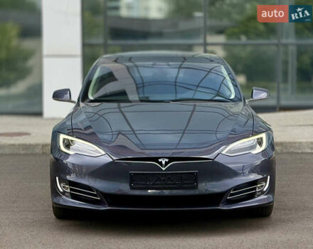 Тесла Модель С 2018 в Харькове на Automoto.ua Серый Тесла Модель С, объемом двигателя 0 л и пробегом 17 тыс. км за 28000 $, фото 2 на Automoto.ua