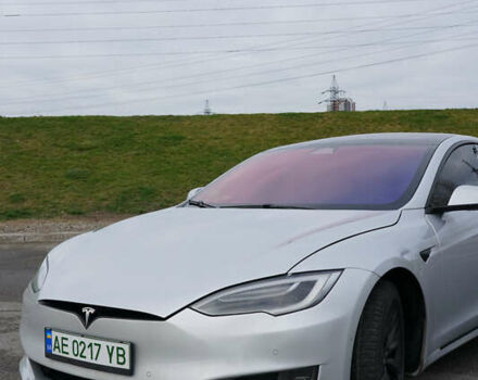 Серый Тесла Модель С, объемом двигателя 0 л и пробегом 125 тыс. км за 17500 $, фото 1 на Automoto.ua