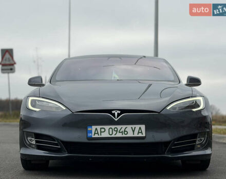 Серый Тесла Модель С, объемом двигателя 0 л и пробегом 68 тыс. км за 23999 $, фото 9 на Automoto.ua