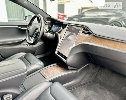 Серый Тесла Модель С, объемом двигателя 0 л и пробегом 126 тыс. км за 28500 $, фото 18 на Automoto.ua