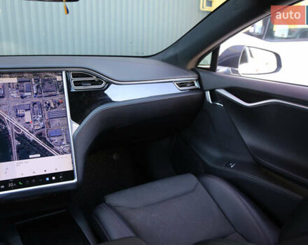 Серый Тесла Модель С, объемом двигателя 0 л и пробегом 98 тыс. км за 20000 $, фото 12 на Automoto.ua