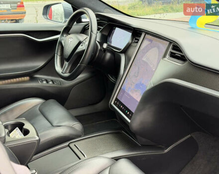 Серый Тесла Модель С, объемом двигателя 0 л и пробегом 68 тыс. км за 23999 $, фото 63 на Automoto.ua