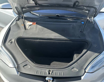 Серый Тесла Модель С, объемом двигателя 0 л и пробегом 125 тыс. км за 17500 $, фото 25 на Automoto.ua