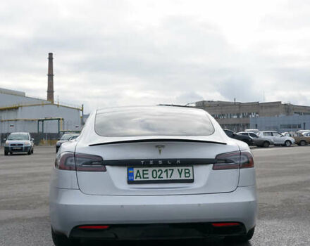 Серый Тесла Модель С, объемом двигателя 0 л и пробегом 125 тыс. км за 17500 $, фото 6 на Automoto.ua