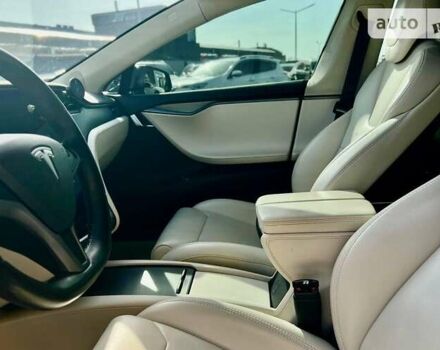 Серый Тесла Модель С, объемом двигателя 0 л и пробегом 176 тыс. км за 33900 $, фото 11 на Automoto.ua