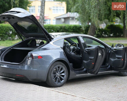 Тесла Модель С 2018 в Черновцах на Automoto.ua Серый Тесла Модель С, объемом двигателя 0 л и пробегом 105 тыс. км за 24950 $, фото 18 на Automoto.ua