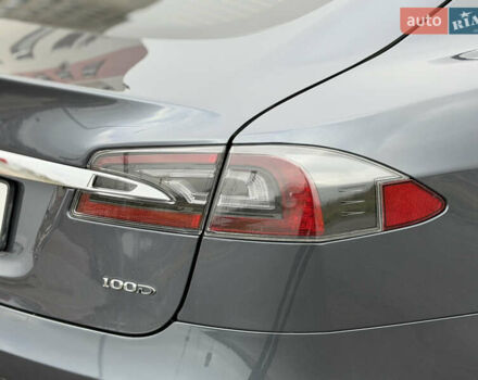 Серый Тесла Модель С, объемом двигателя 0 л и пробегом 68 тыс. км за 23999 $, фото 17 на Automoto.ua