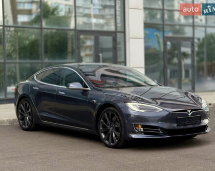 Тесла Модель С 2018 в Харькове на Automoto.ua Серый Тесла Модель С, объемом двигателя 0 л и пробегом 17 тыс. км за 28000 $, фото 4 на Automoto.ua