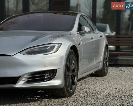 Серый Тесла Модель С, объемом двигателя 0 л и пробегом 48 тыс. км за 25100 $, фото 7 на Automoto.ua
