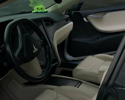 Серый Тесла Модель С, объемом двигателя 0 л и пробегом 125 тыс. км за 17500 $, фото 43 на Automoto.ua