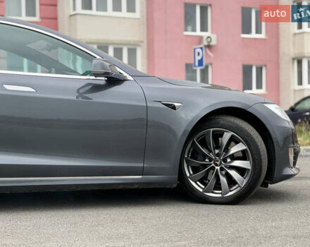 Серый Тесла Модель С, объемом двигателя 0 л и пробегом 68 тыс. км за 23999 $, фото 22 на Automoto.ua