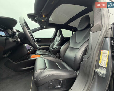 Серый Тесла Модель С, объемом двигателя 0 л и пробегом 68 тыс. км за 23999 $, фото 39 на Automoto.ua