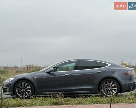 Серый Тесла Модель С, объемом двигателя 0 л и пробегом 68 тыс. км за 23999 $, фото 7 на Automoto.ua