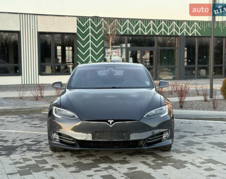 Серый Тесла Модель С, объемом двигателя 0 л и пробегом 170 тыс. км за 17100 $, фото 1 на Automoto.ua