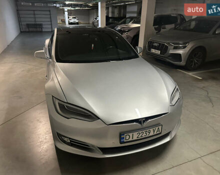 Серый Тесла Модель С, объемом двигателя 0 л и пробегом 151 тыс. км за 19800 $, фото 2 на Automoto.ua