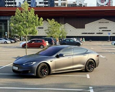 Серый Тесла Модель С, объемом двигателя 0 л и пробегом 220 тыс. км за 23999 $, фото 5 на Automoto.ua