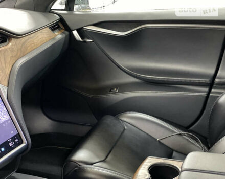 Серый Тесла Модель С, объемом двигателя 0 л и пробегом 56 тыс. км за 40900 $, фото 9 на Automoto.ua