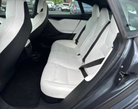 Серый Тесла Модель С, объемом двигателя 0 л и пробегом 44 тыс. км за 10600 $, фото 10 на Automoto.ua