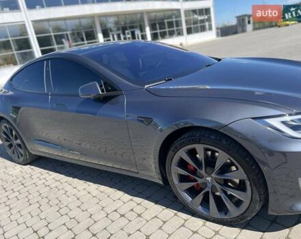Серый Тесла Модель С, объемом двигателя 0 л и пробегом 40 тыс. км за 34000 $, фото 3 на Automoto.ua