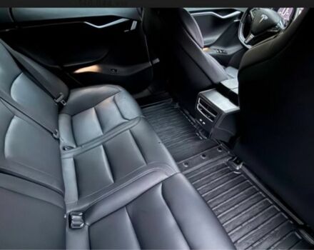 Серый Тесла Модель С, объемом двигателя 0 л и пробегом 146 тыс. км за 29500 $, фото 7 на Automoto.ua